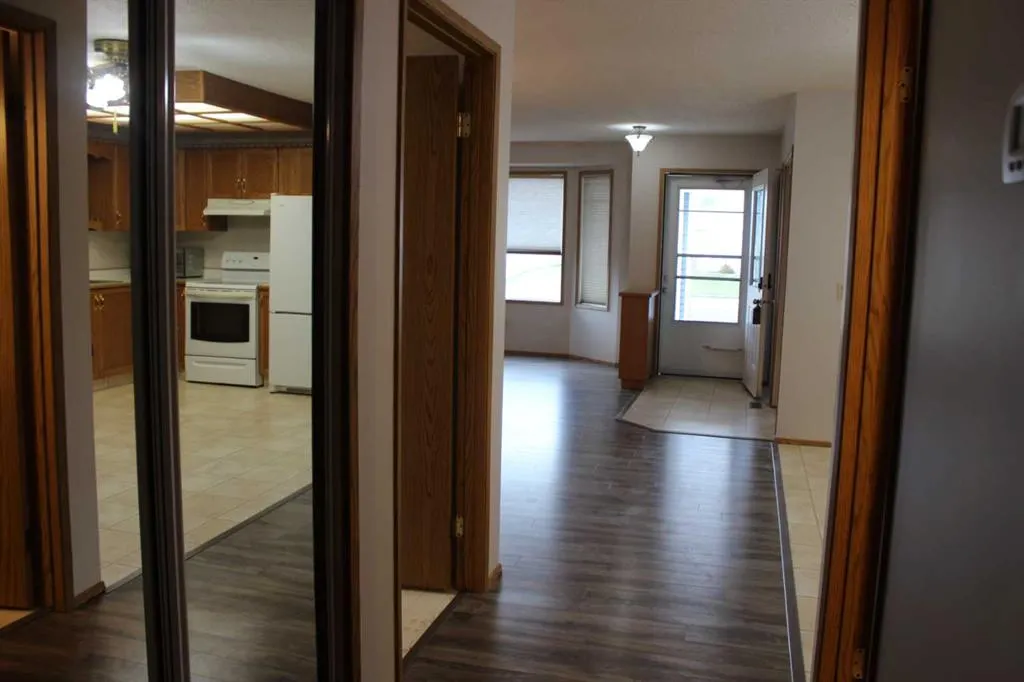 202 Ebert Close W
