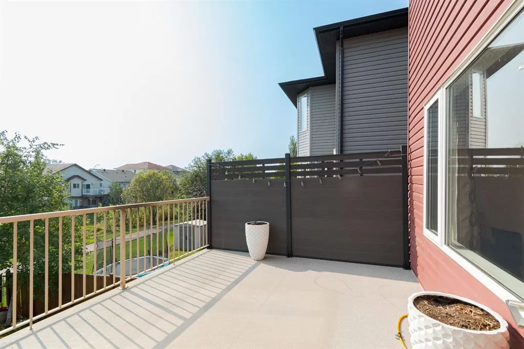 223 Rattlepan Creek Crescent