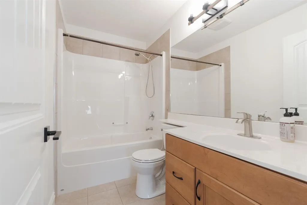 223 Rattlepan Creek Crescent