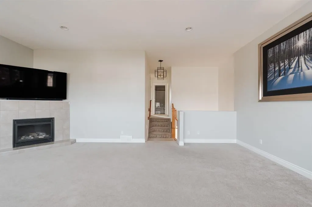 223 Rattlepan Creek Crescent
