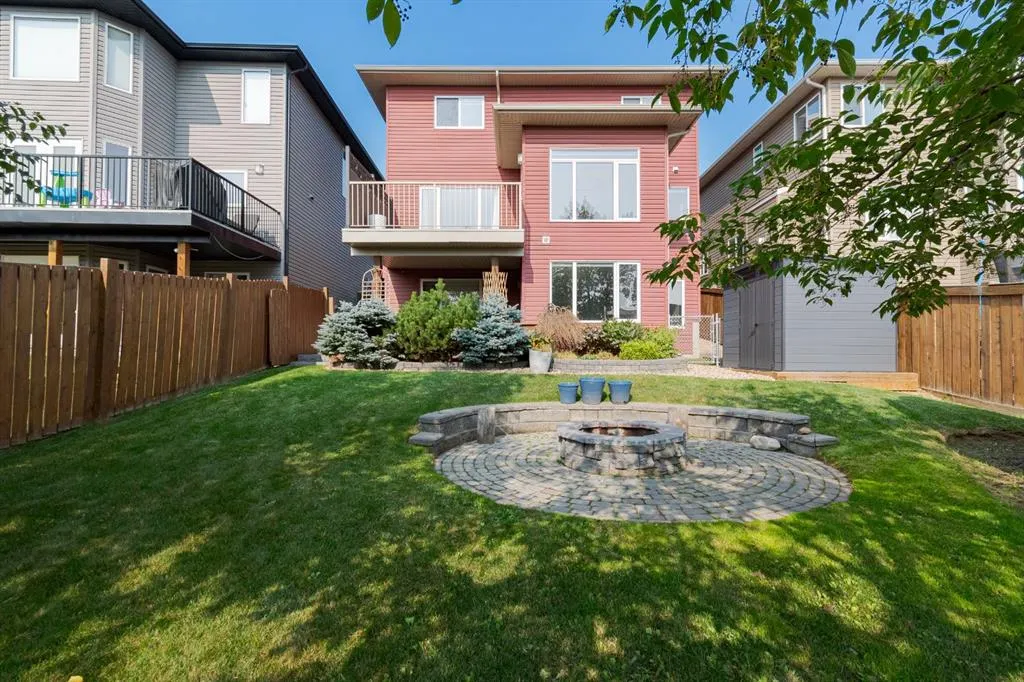 223 Rattlepan Creek Crescent