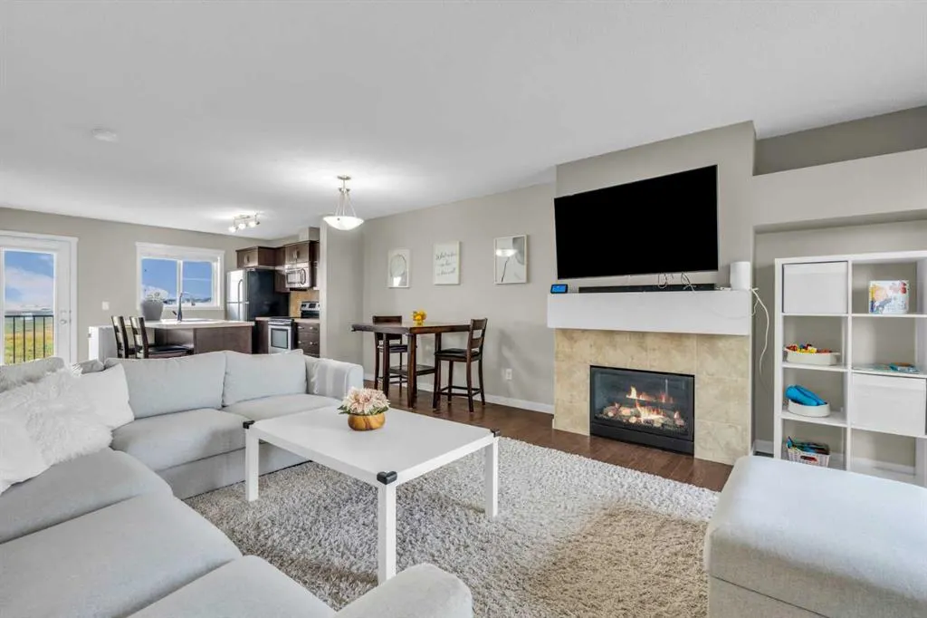369 Copperpond Landing SE