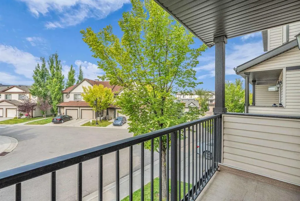 369 Copperpond Landing SE