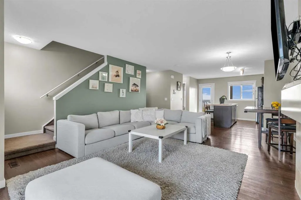 369 Copperpond Landing SE