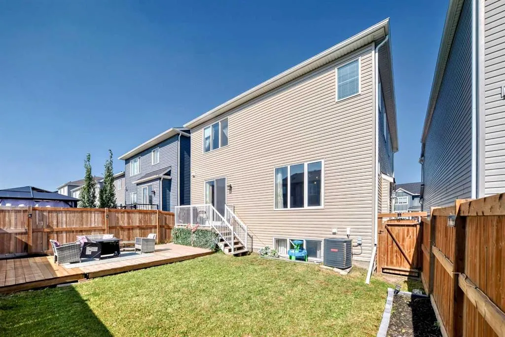 37 Carrington Circle NW