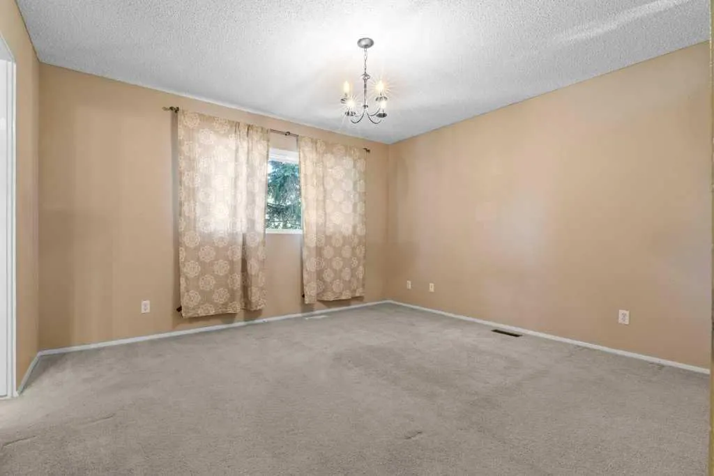 320 Parkridge Way SE