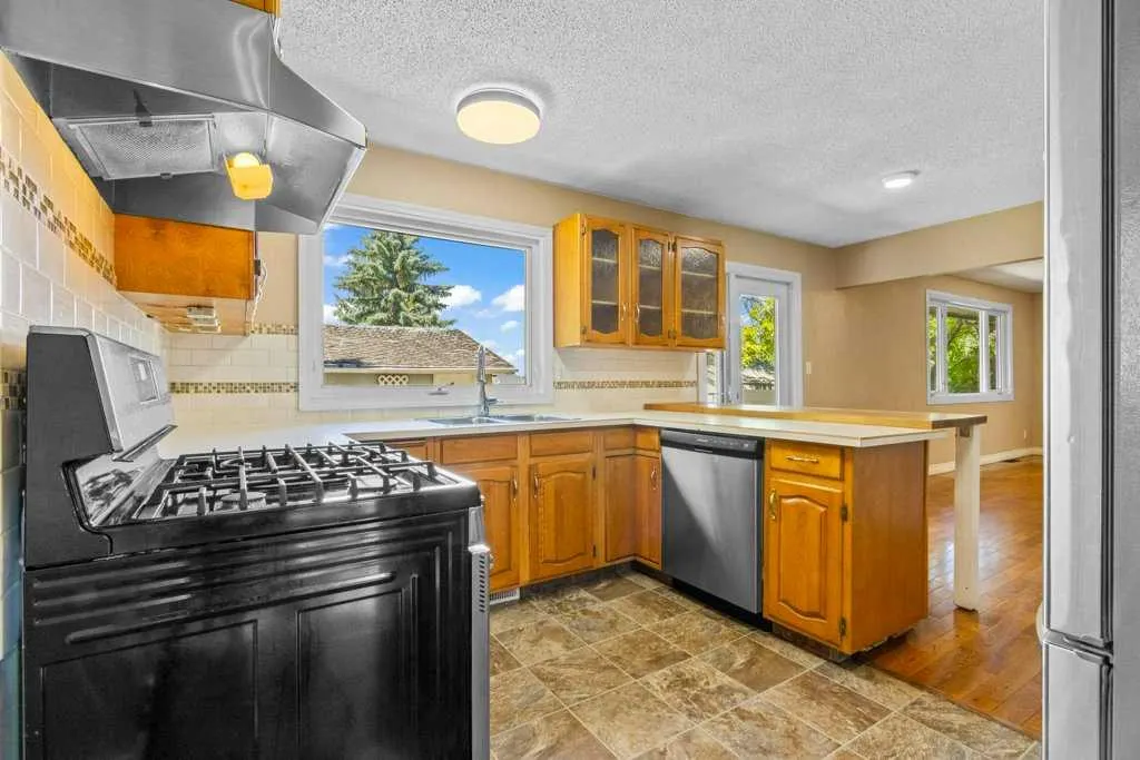 320 Parkridge Way SE