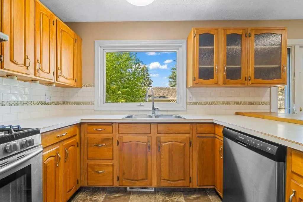 320 Parkridge Way SE