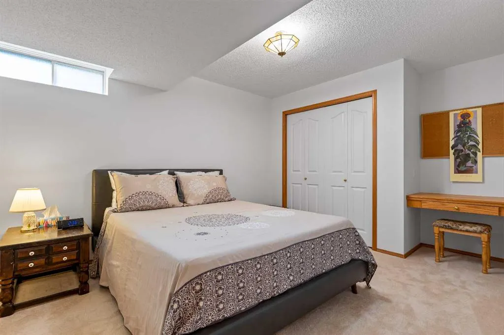 102 Hampstead Close NW