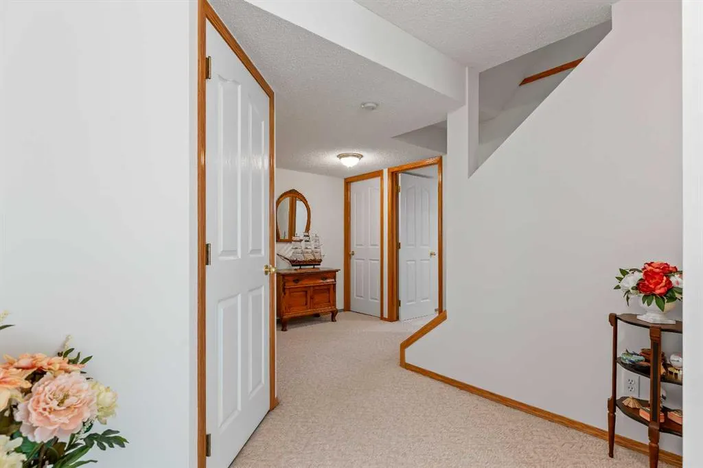 102 Hampstead Close NW