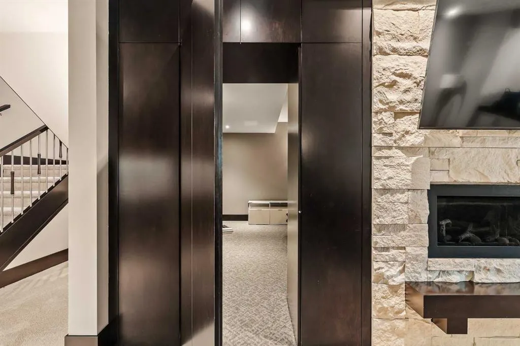 28 Rockwater Way