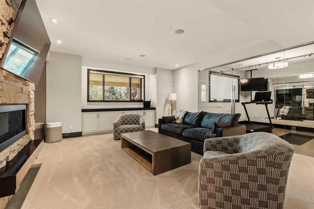 28 Rockwater Way