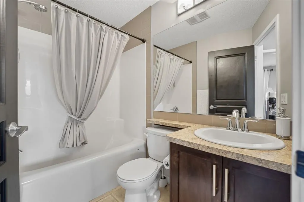 141 Auburn Crest Green SE