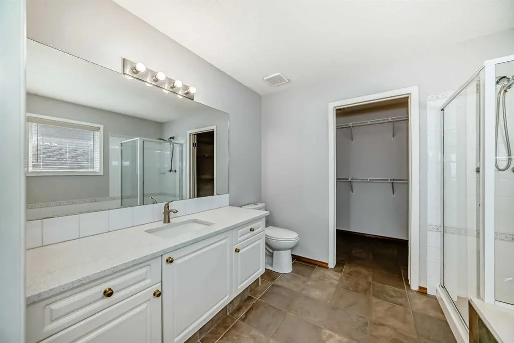 307 Edgebrook Park NW