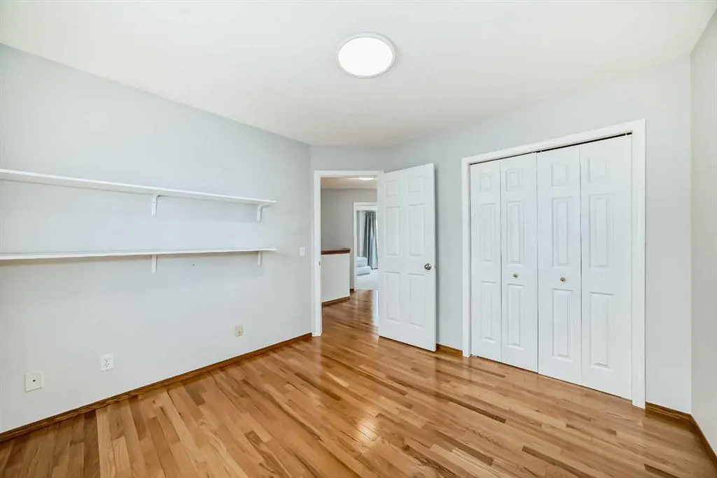 307 Edgebrook Park NW