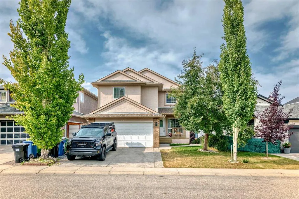 307 Edgebrook Park NW