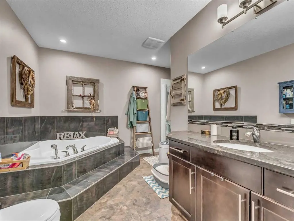 518 Somerside View SE