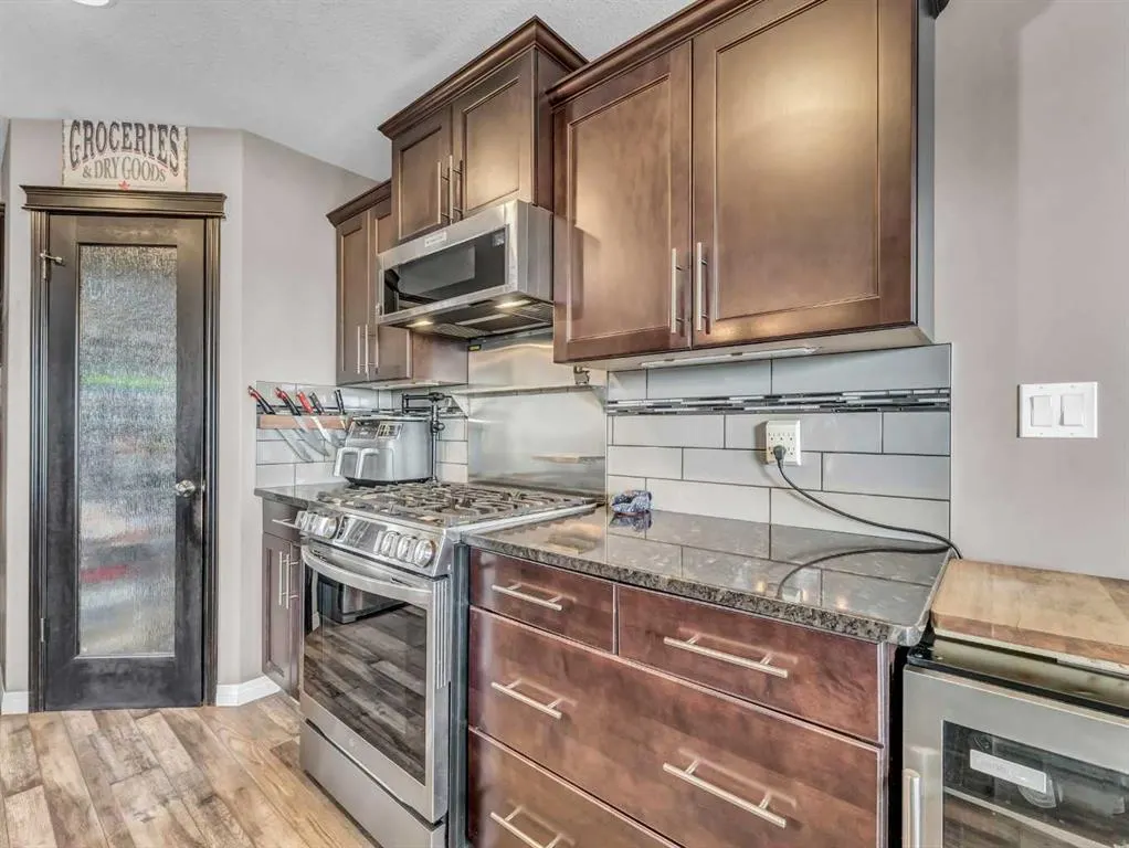 518 Somerside View SE