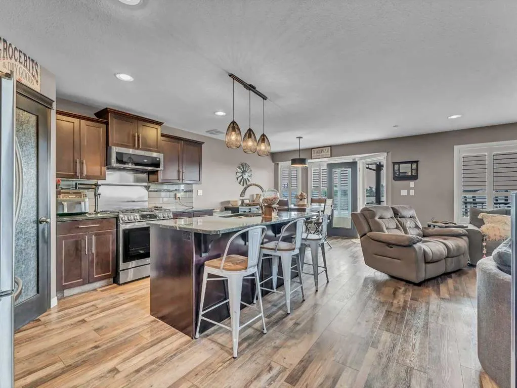 518 Somerside View SE