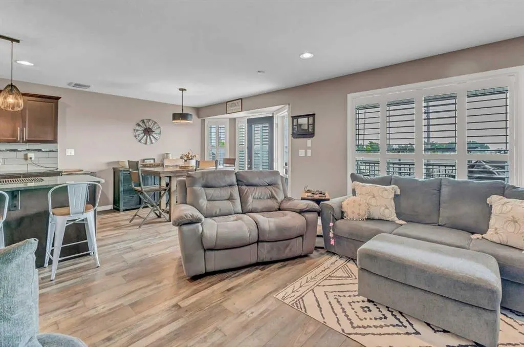 518 Somerside View SE