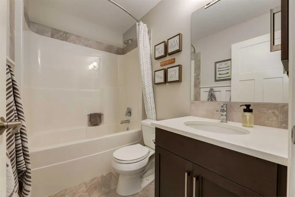 101 Auburn Meadows Crescent SE