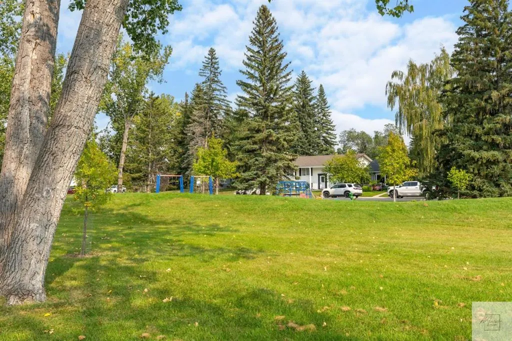 1011 Lake Wapta Way SE