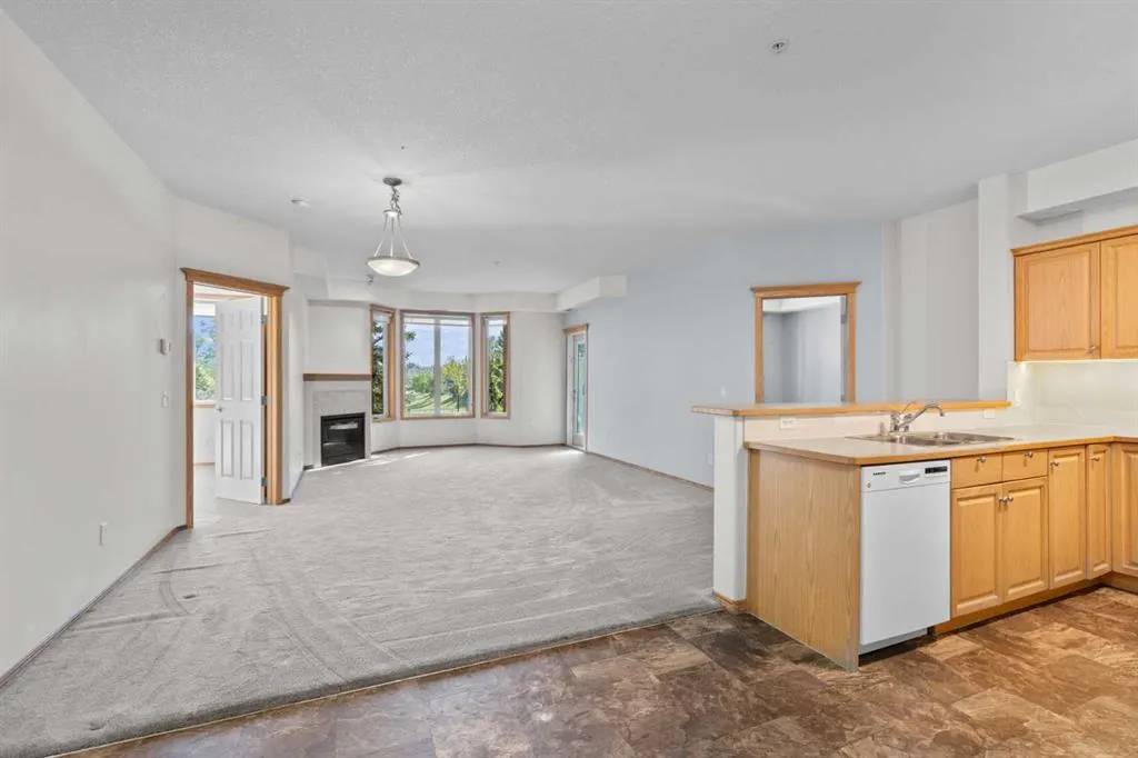 15 Everstone Drive SW, #239