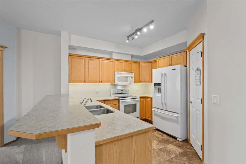 15 Everstone Drive SW, #239