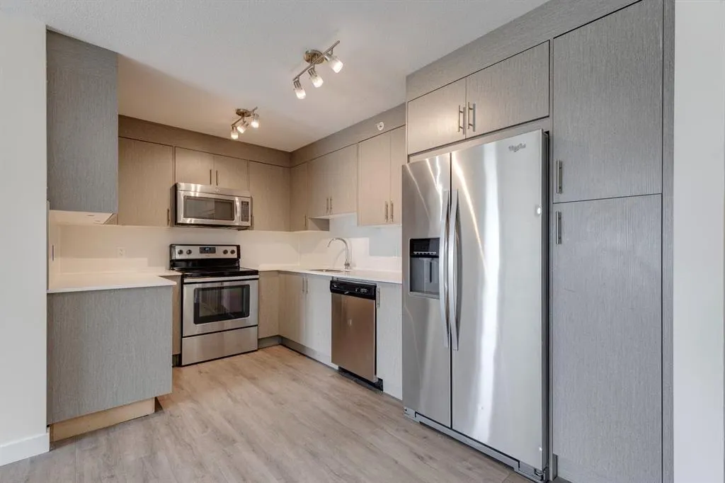 302 Skyview Ranch Drive NE, #1404