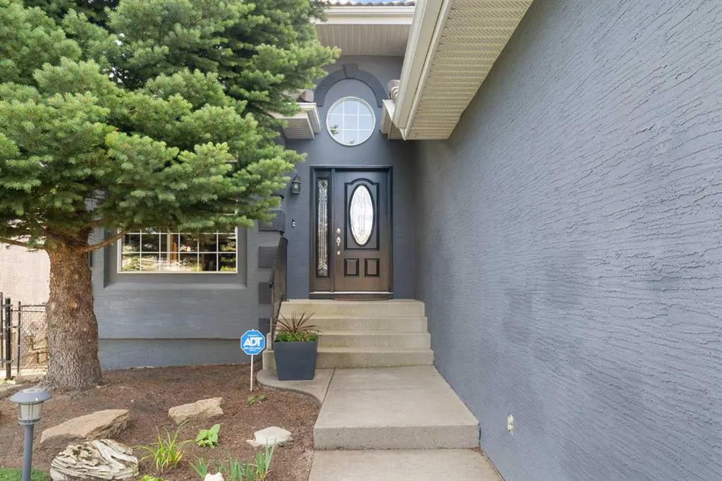 99 Citadel Grove NW