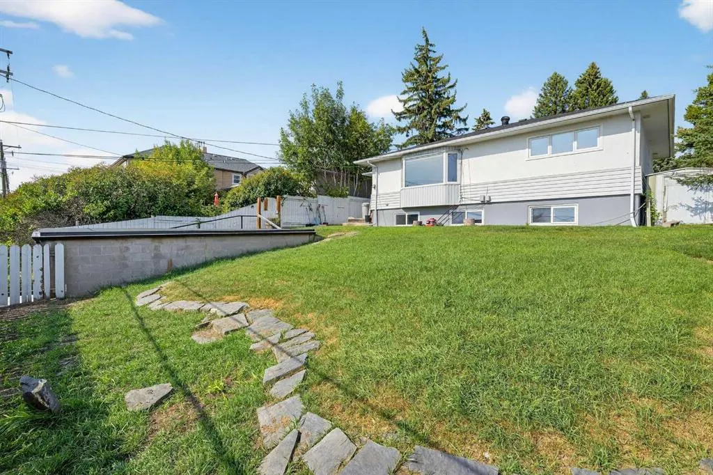 35 Collingwood Place NW