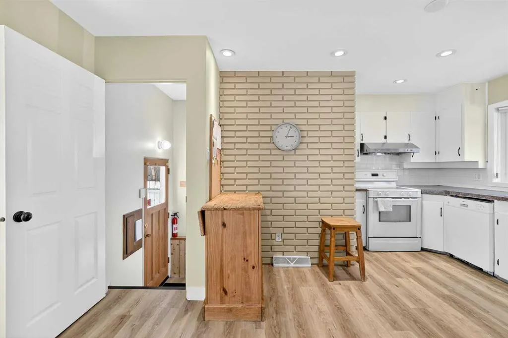 35 Collingwood Place NW