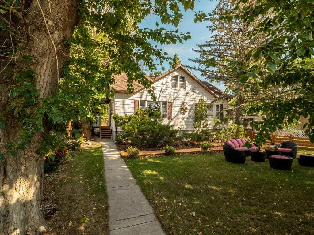 121 Center Avenue