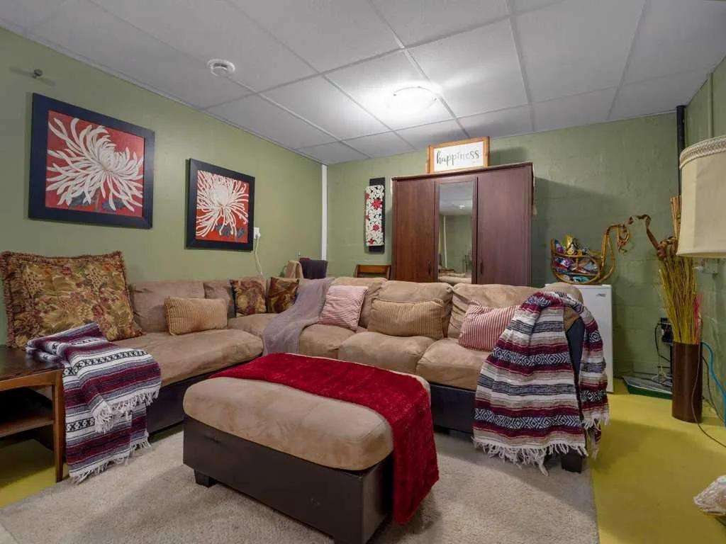 121 Center Avenue