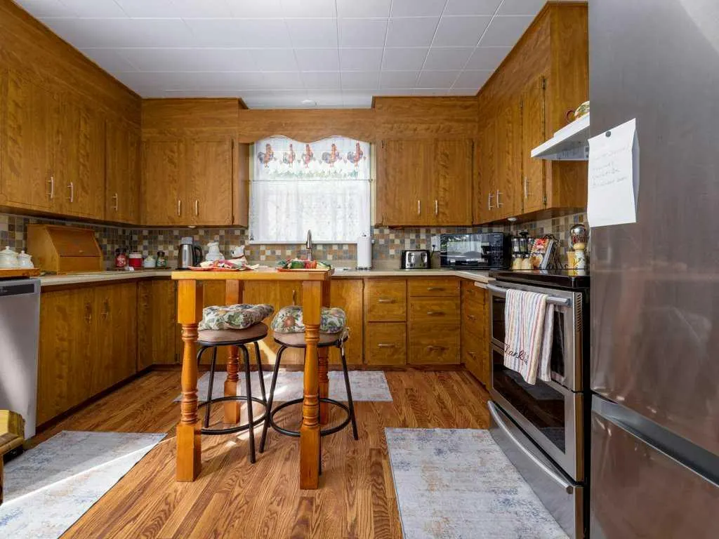 121 Center Avenue
