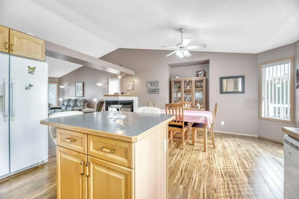 141 West Creek Crescent