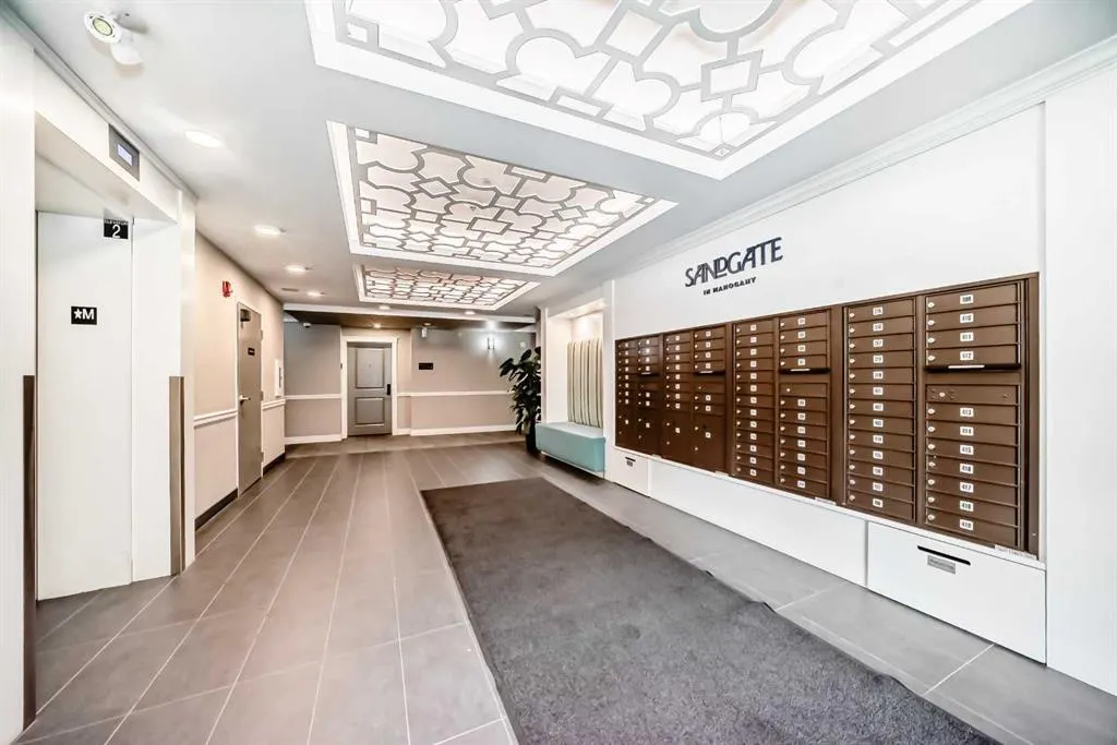 20 Mahogany Mews SE, #119