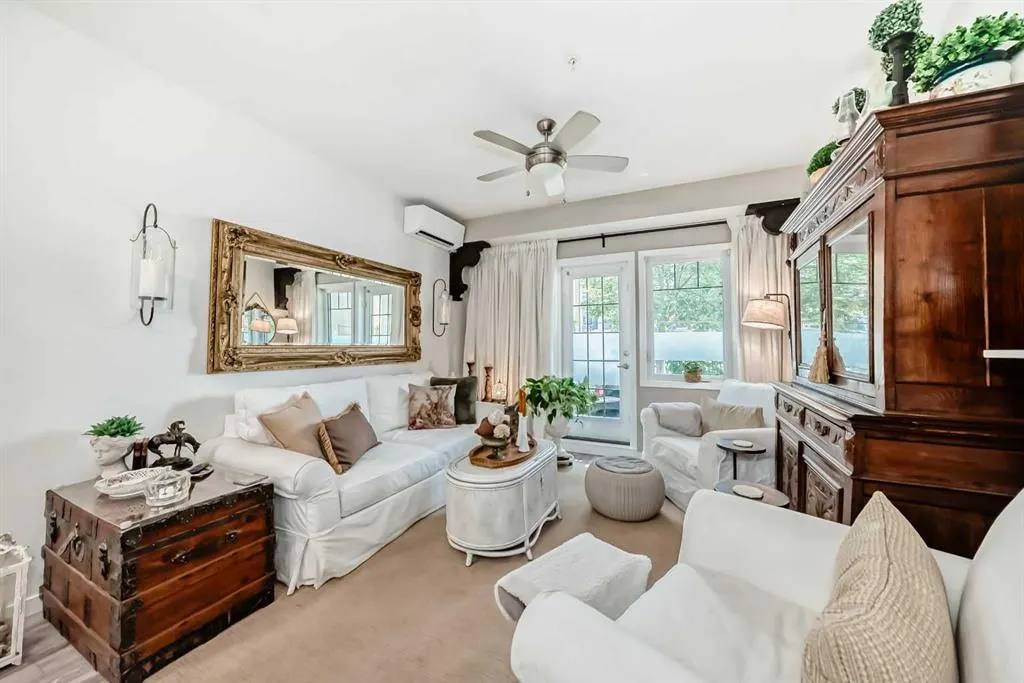 20 Mahogany Mews SE, #119