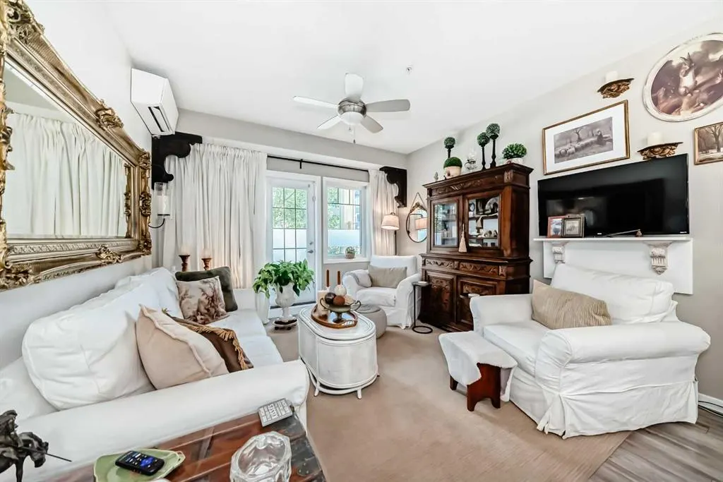 20 Mahogany Mews SE, #119
