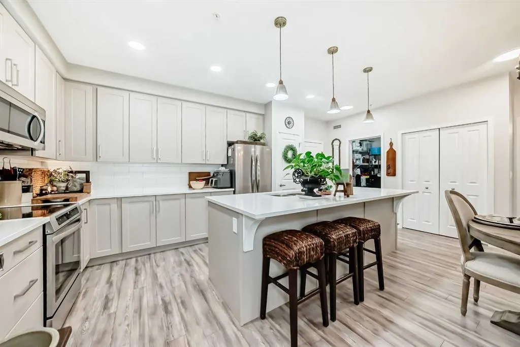 20 Mahogany Mews SE, #119