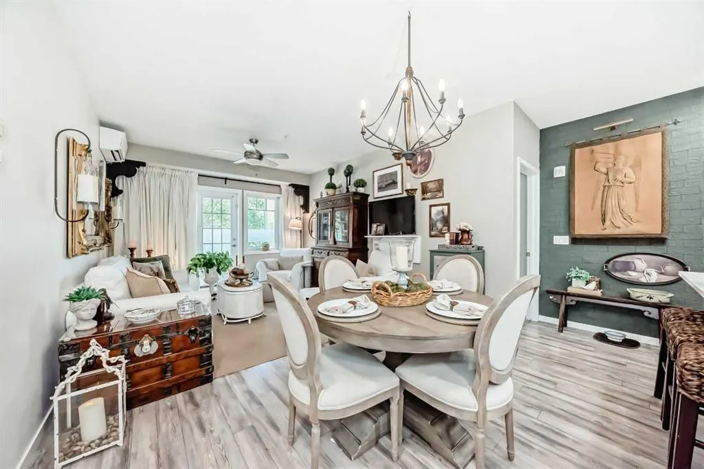 20 Mahogany Mews SE, #119