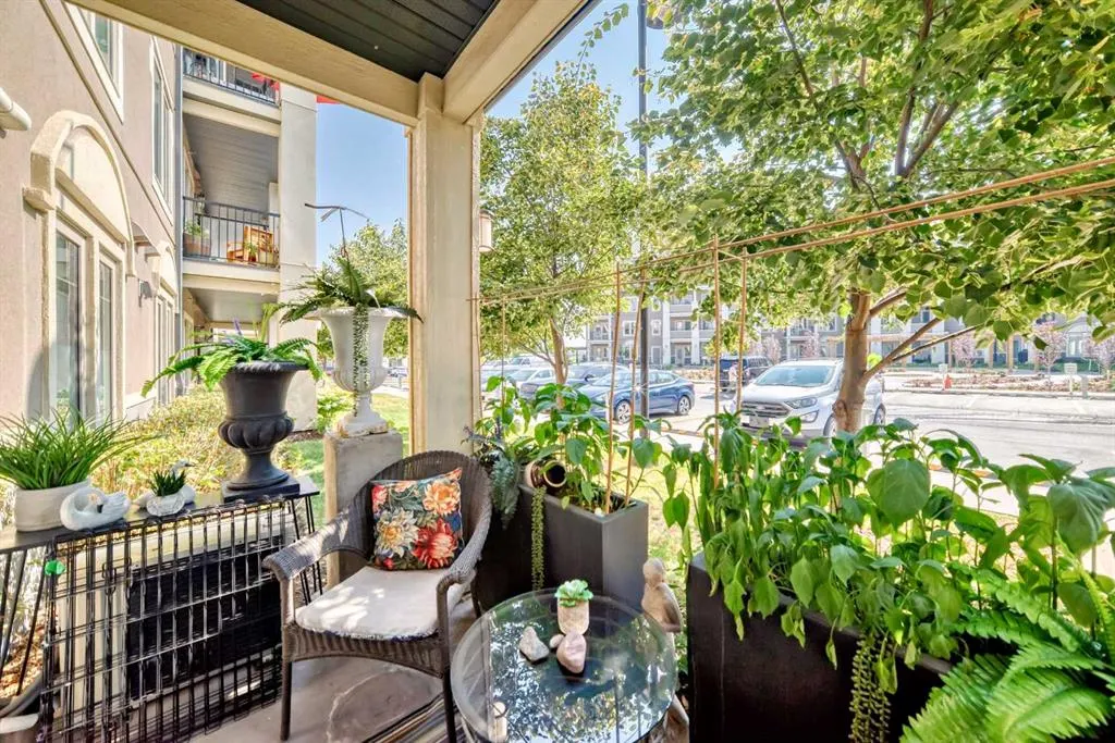 20 Mahogany Mews SE, #119