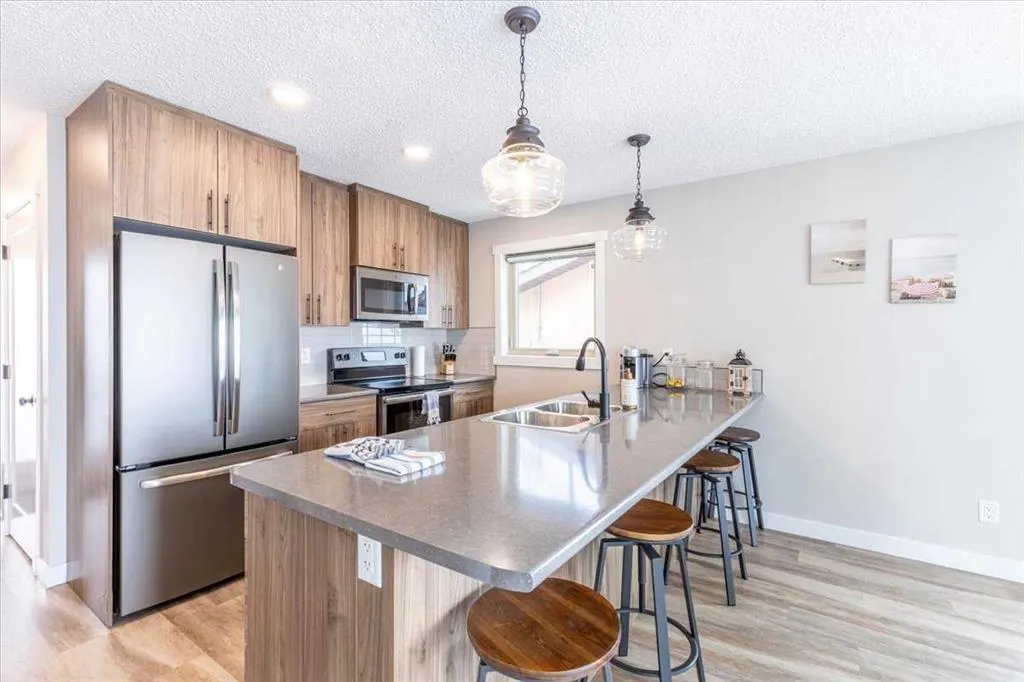 33 Lakeshore Drive