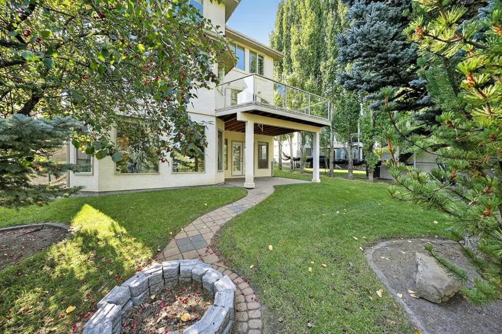 46 Valley Ponds Way NW