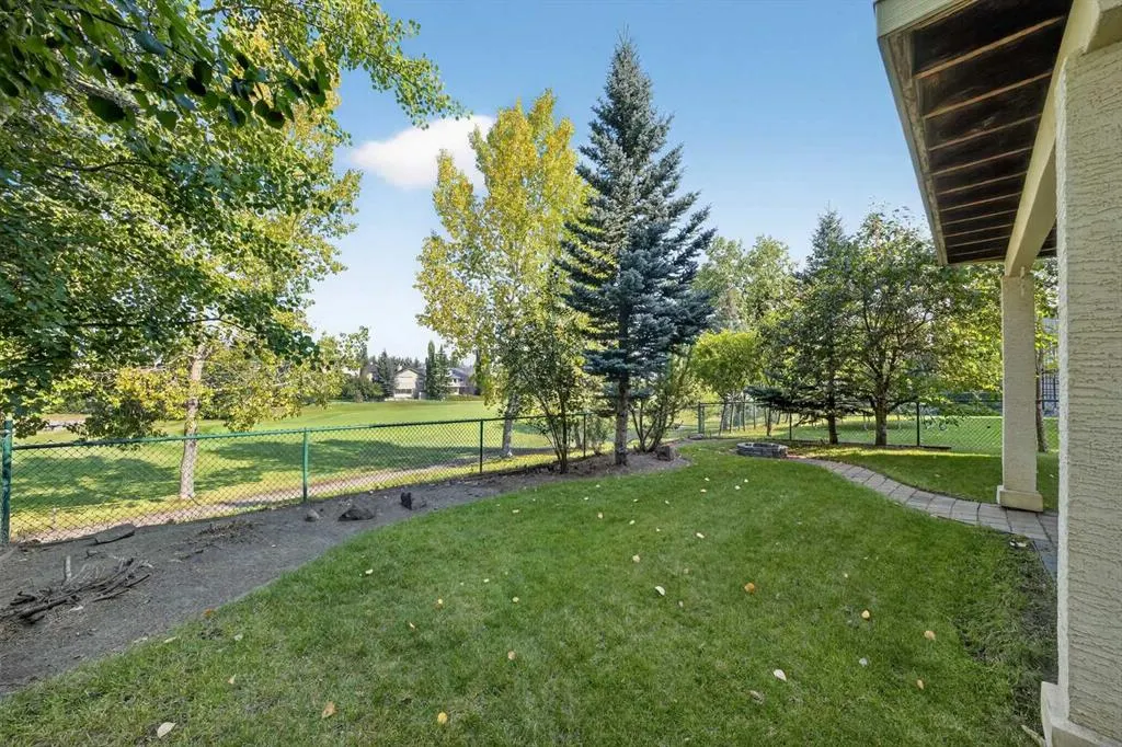 46 Valley Ponds Way NW