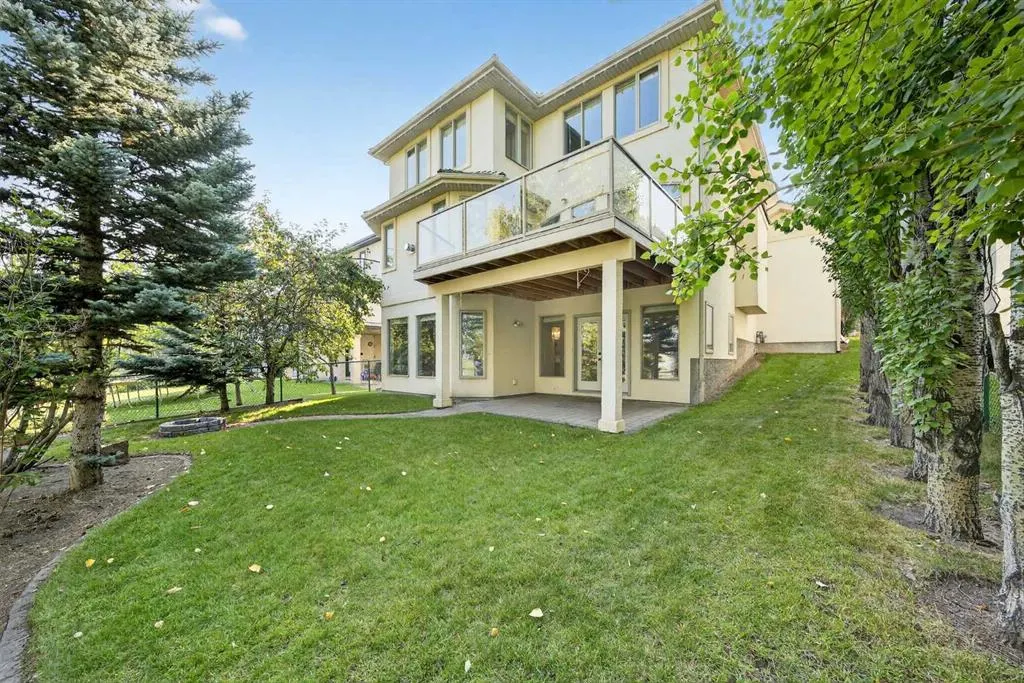 46 Valley Ponds Way NW
