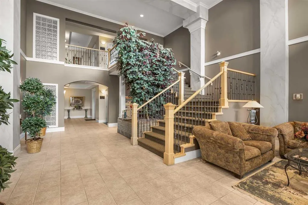 1010 Arbour Lake Road NW, #1211