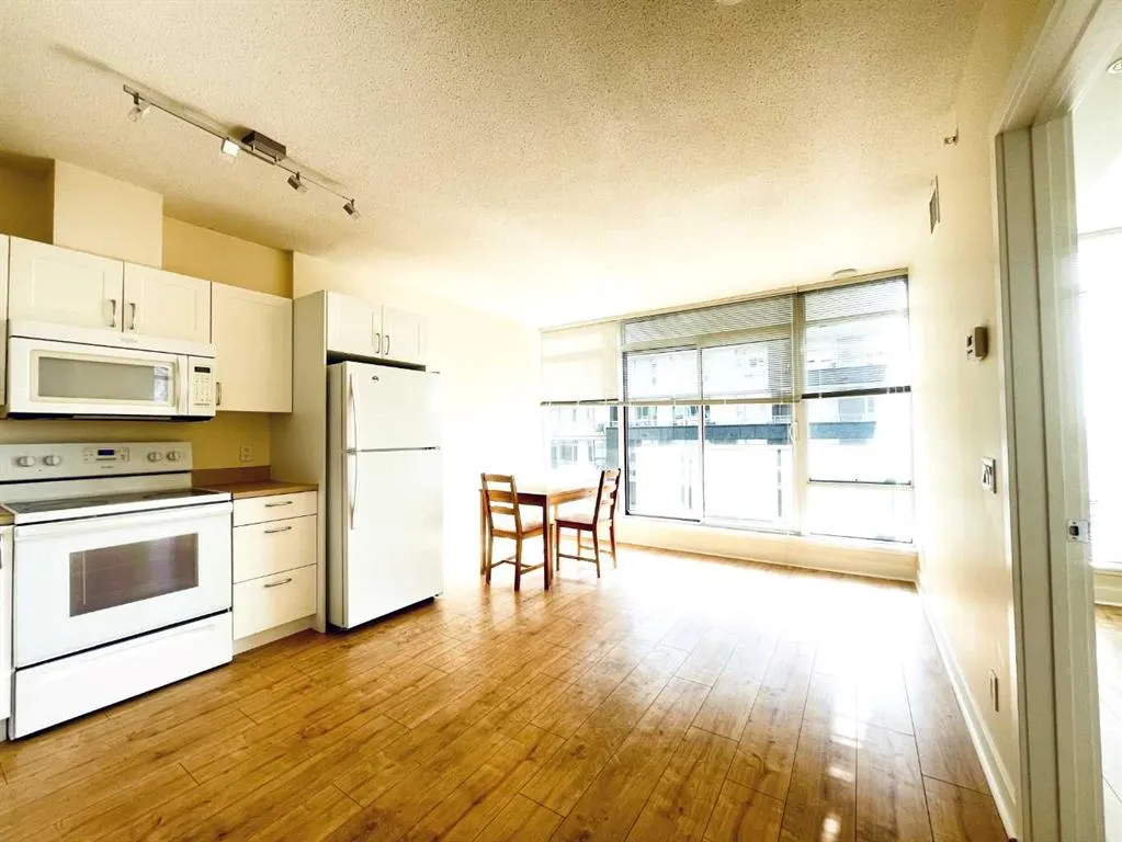 10 Brentwood Common NW, #906