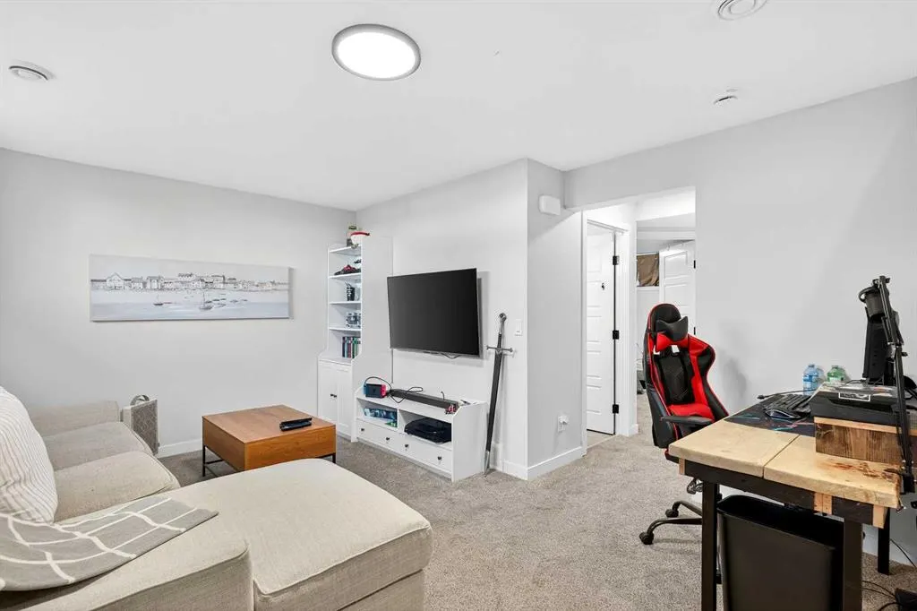 121 Ellen Close