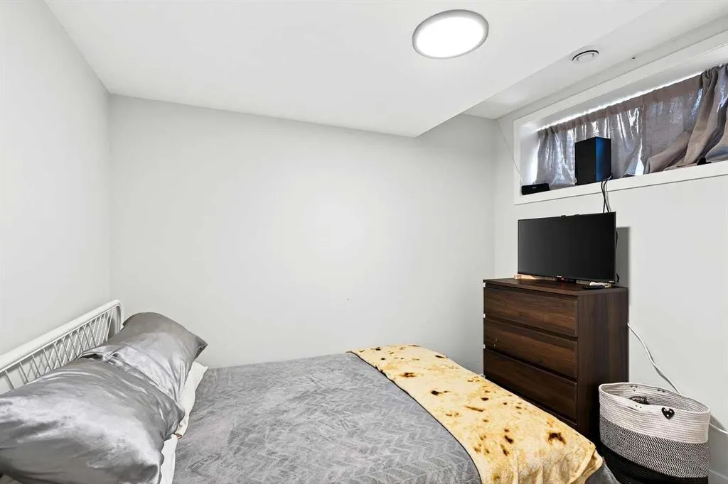 121 Ellen Close
